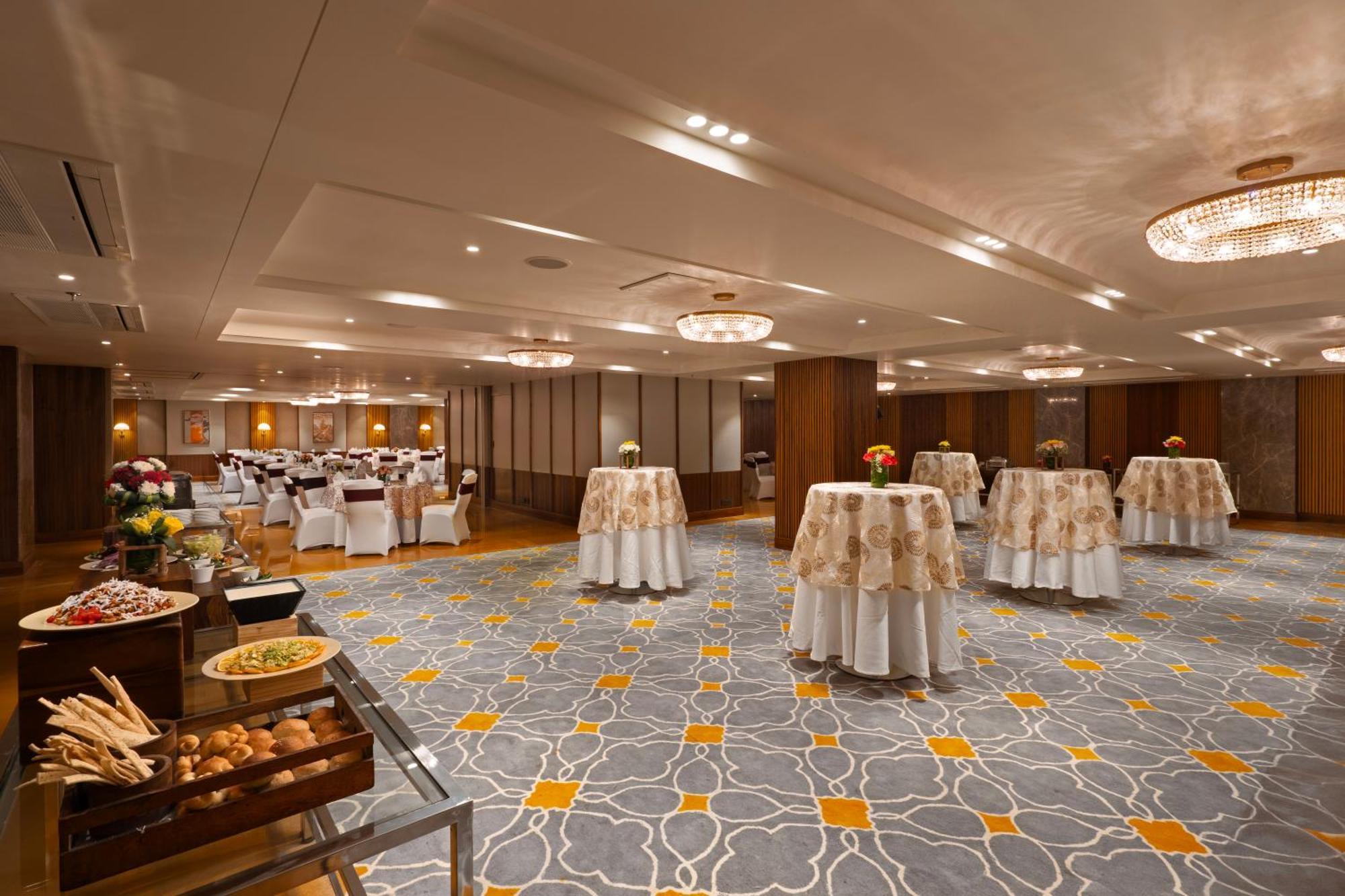 Aloha On The Ganges By Leisure Hotels Risikés Kültér fotó